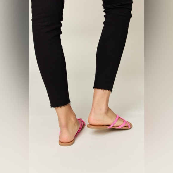 WILD DIVA Crisscross PU Leather Open Toe Sandals - Picture 2 of 6